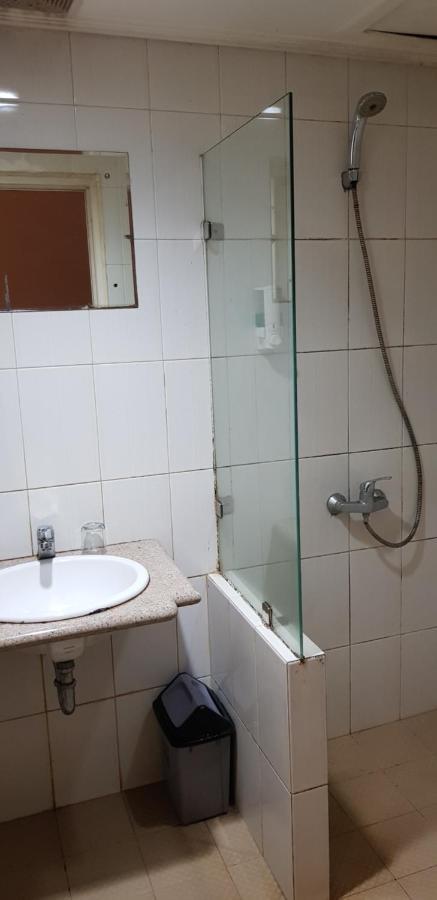 Hotel Dequr Jakarta Kota Ngoại thất bức ảnh