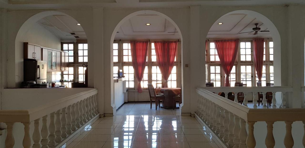 Hotel Dequr Jakarta Kota Ngoại thất bức ảnh