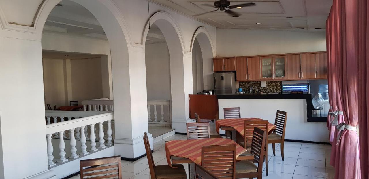 Hotel Dequr Jakarta Kota Ngoại thất bức ảnh